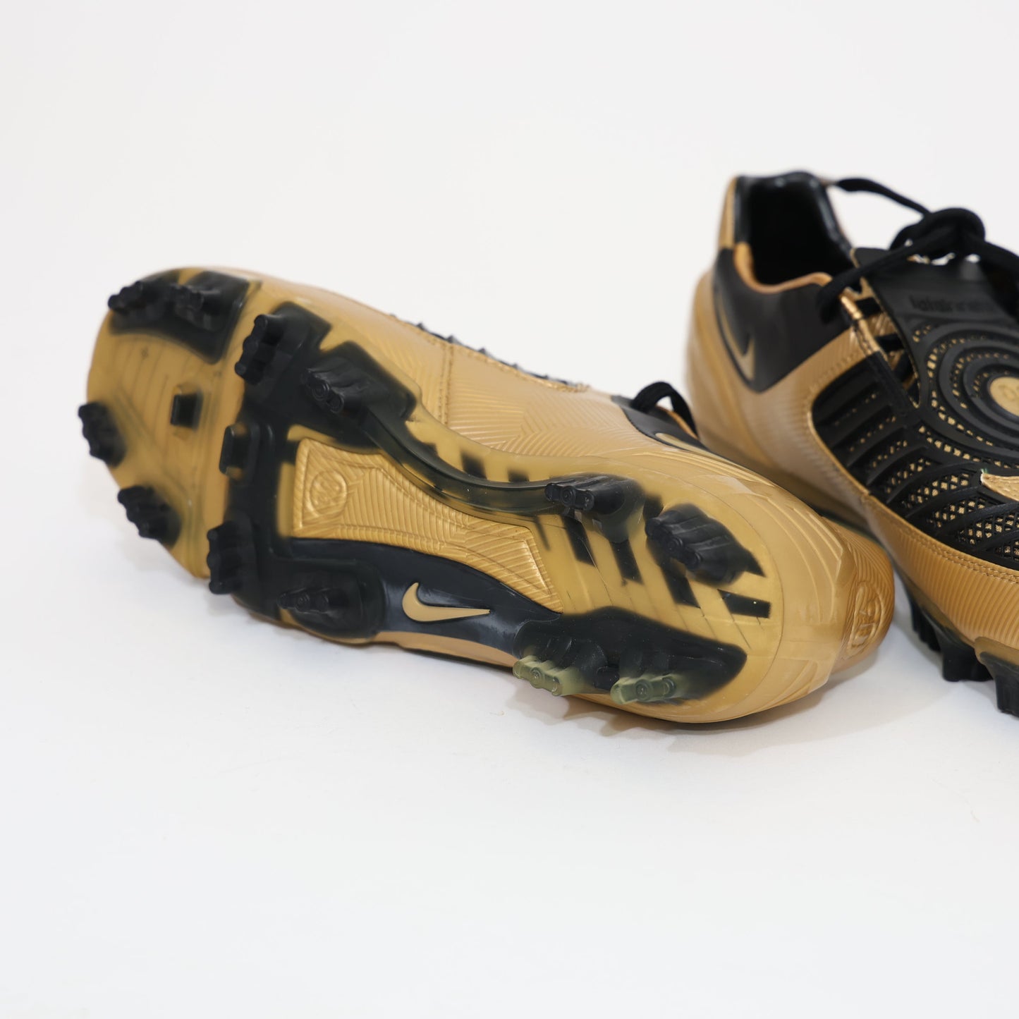 Nike Total 90 Laser II FG – Classic Power & Accuracy