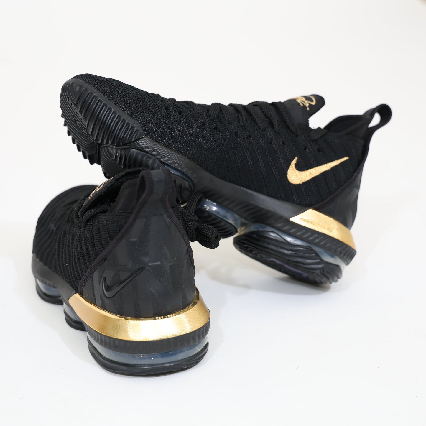 Nike LeBron 16 "I Am King"