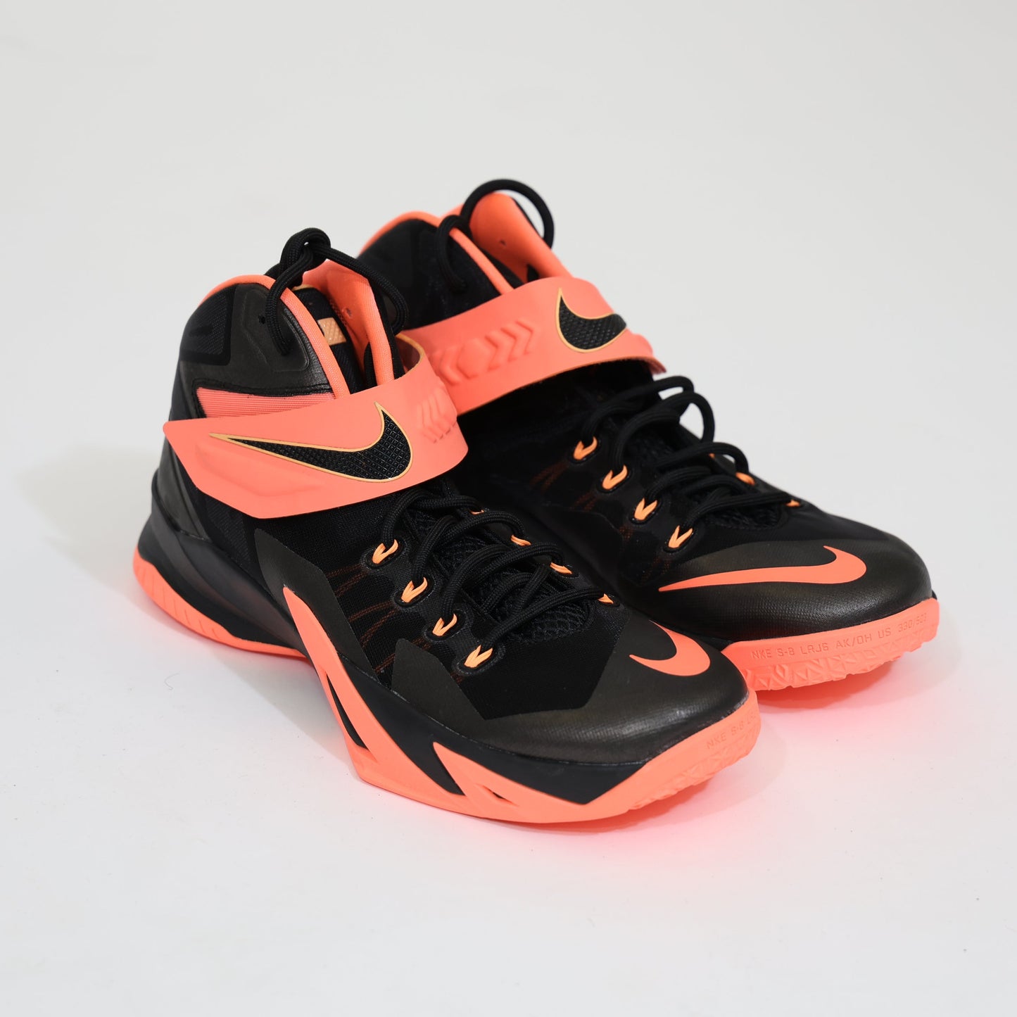 Nike LeBron Zoom Soldier VIII "Peach Mango"