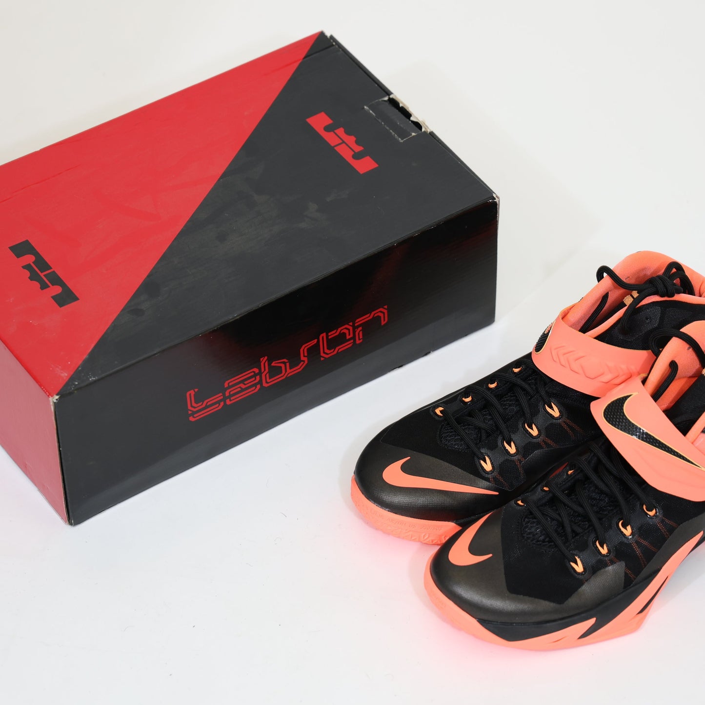 Nike LeBron Zoom Soldier VIII "Peach Mango"